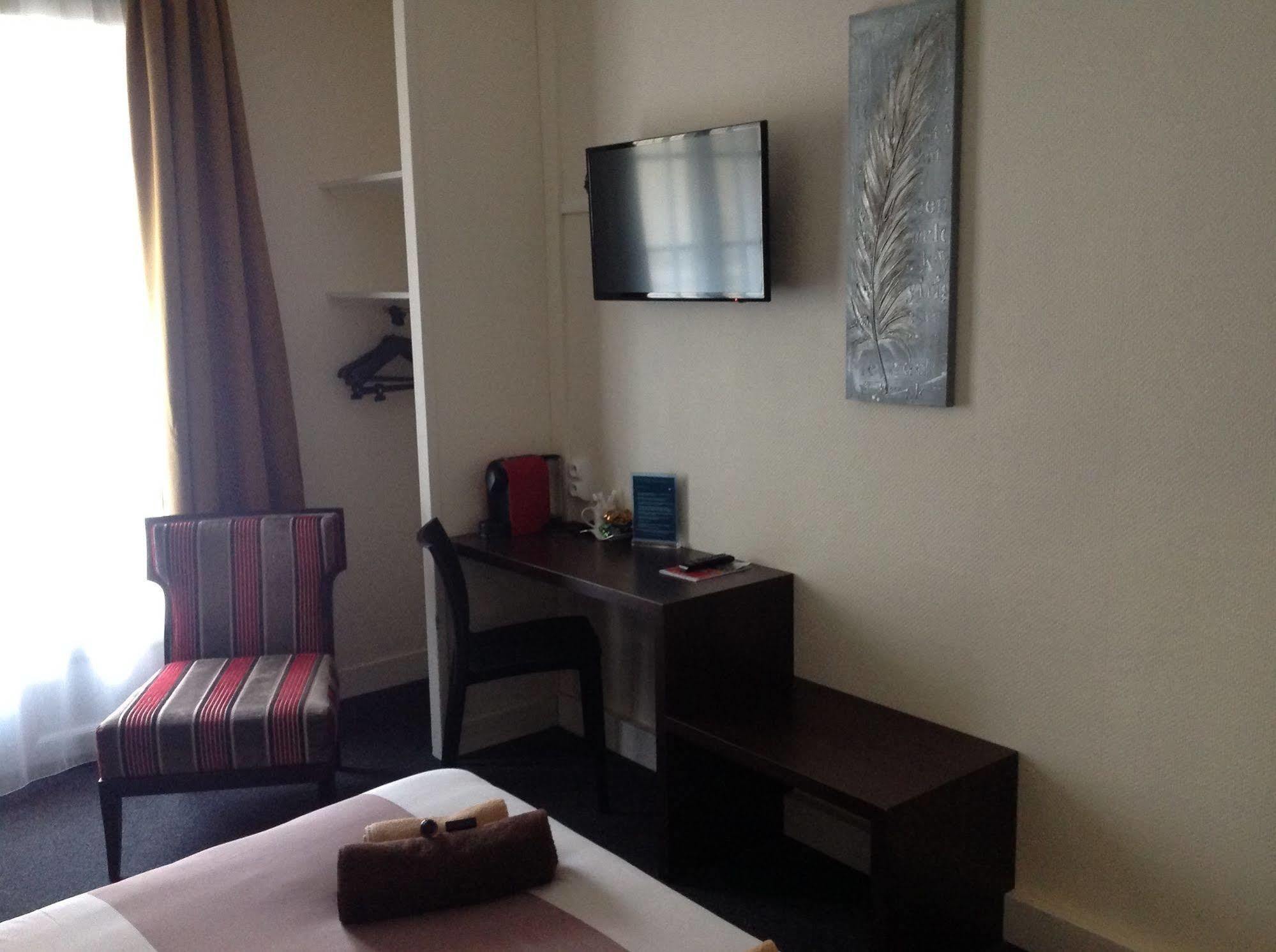 קאין Hotel De La Paix מראה חיצוני תמונה