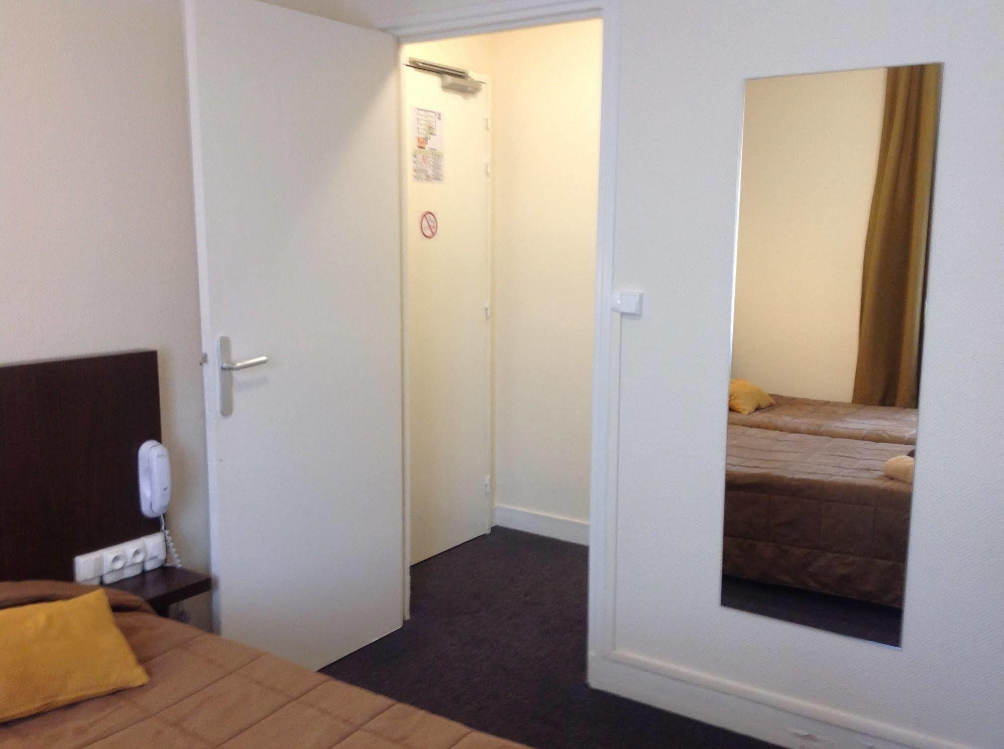קאין Hotel De La Paix מראה חיצוני תמונה